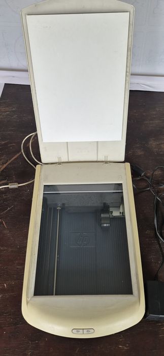 Продаетчя сканер HP ScanJet 2400.
Состояние: рабочий.
Подключается чер