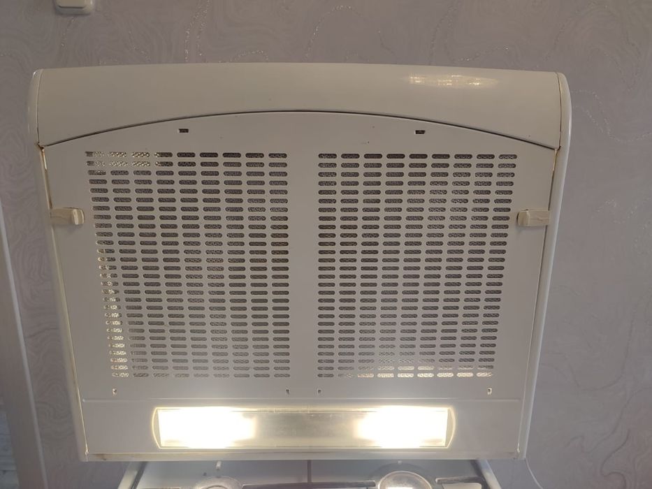 Продам кухонную вытяжку