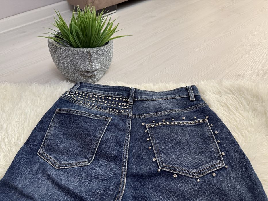 Дамски Дънки с капси