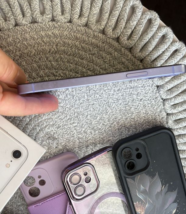 Vând  telefon iPhone 12