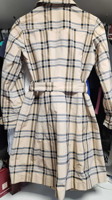 Тренчкот, шлифер бежав с шарка тип  "Burberry ", размер Л