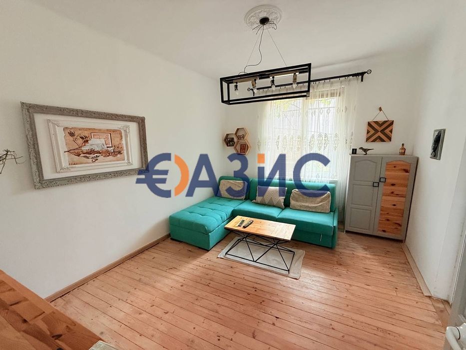 Къща с 2 спални, 75 кв.м. + 430 кв.м. двор, Средец, област Бургас,