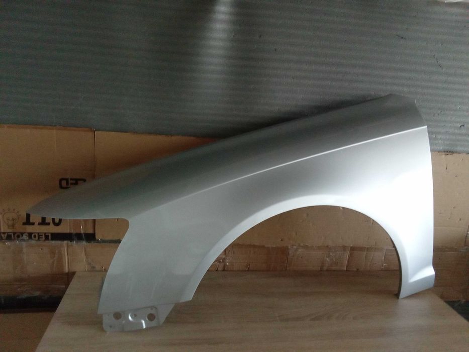 Aripa fata Audi A6 C6 2008-2010 Facelift Negru/Argintiu STANGA