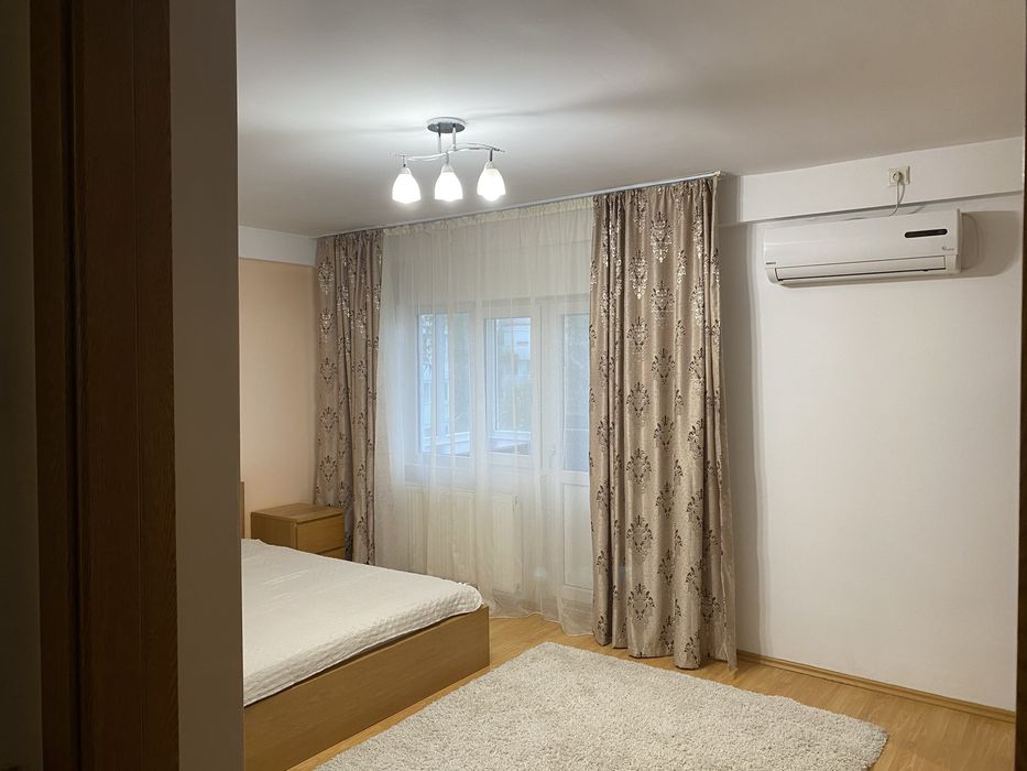 Inchiriez apartament 4 camere Aviatiei