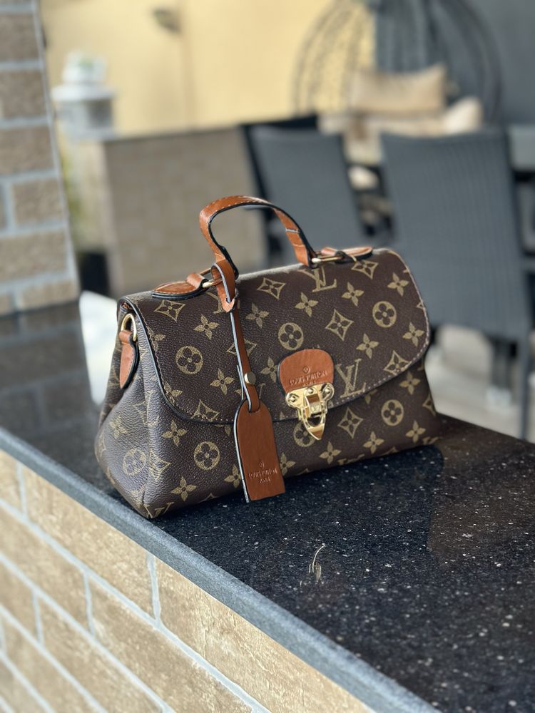 Geantă Louis Vuitton