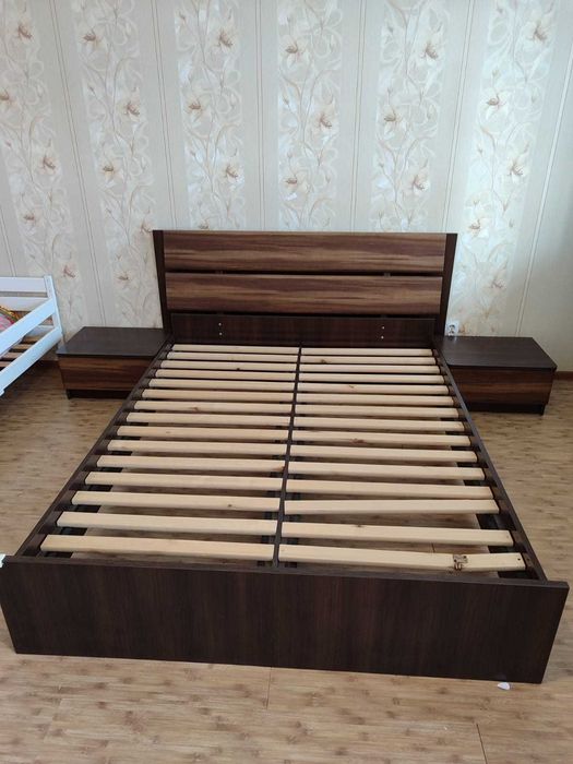 Продам спальный гарнитур