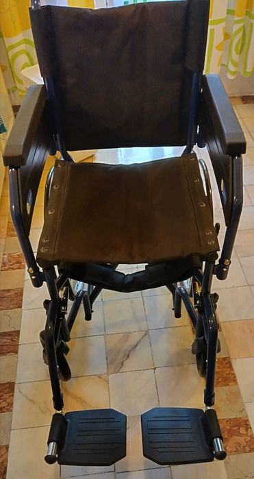 Scaun cu rotile Skinny, absolut nou, pentru persoane cu handicap