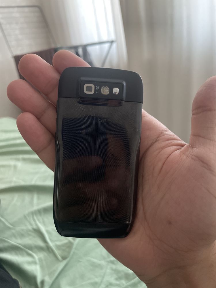 Телефон Nokia e 71