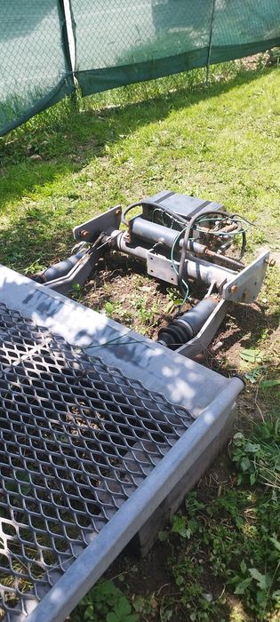 Падащ борд работещ свален от Мерцедес Спринтер