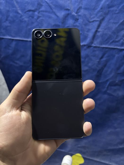 Телефон Samsung Z flip 7