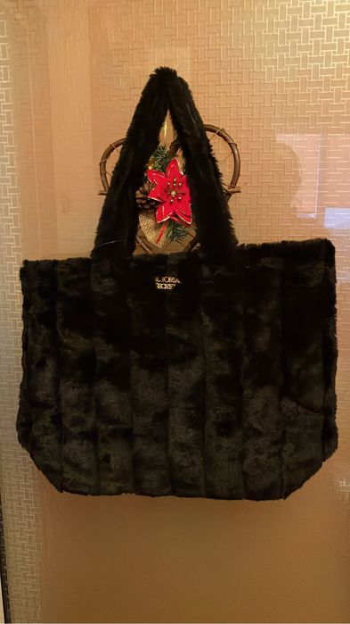 Genți pufoase Victoria Secret