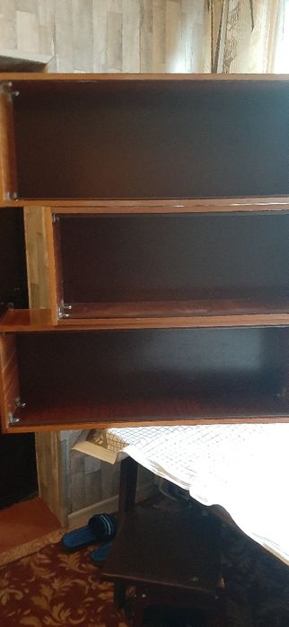 Продаём книжные полки