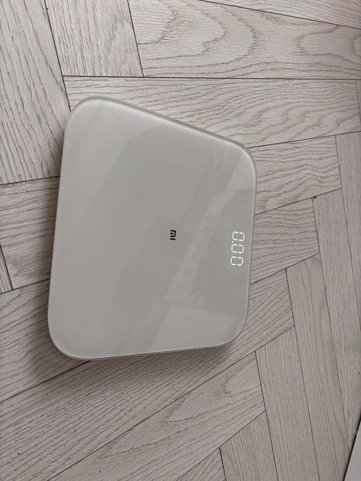 Весы напольные электронные Xiaomi Mi Smart Scale
