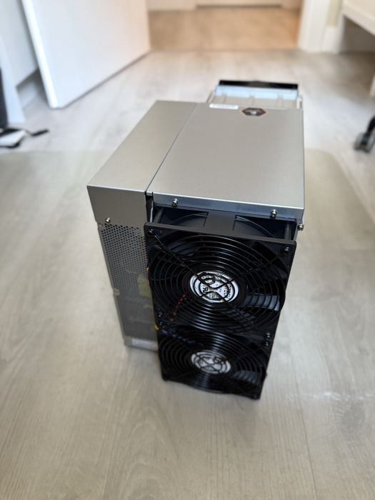 Vand Asic Bitmain Antminer S21+ / S21 Pro / S21 XP Bitcoin hosting BTC