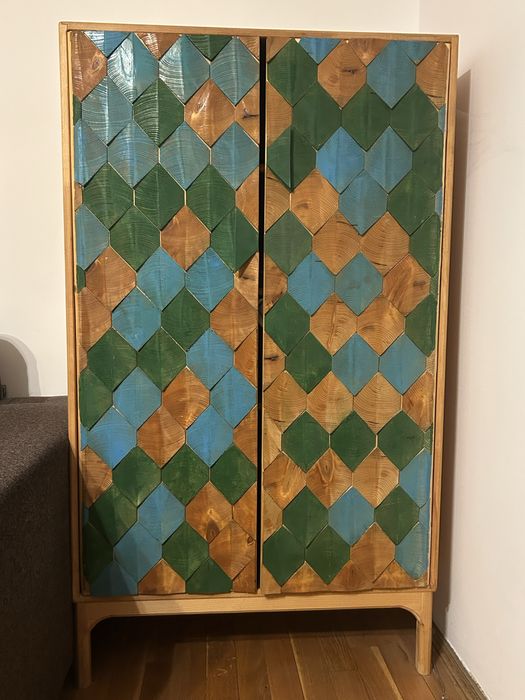 Dulap nou, unicat, creat pe comanda