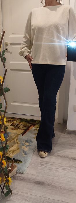 Bluza alb-unt nouă, nepurtata, marimea L