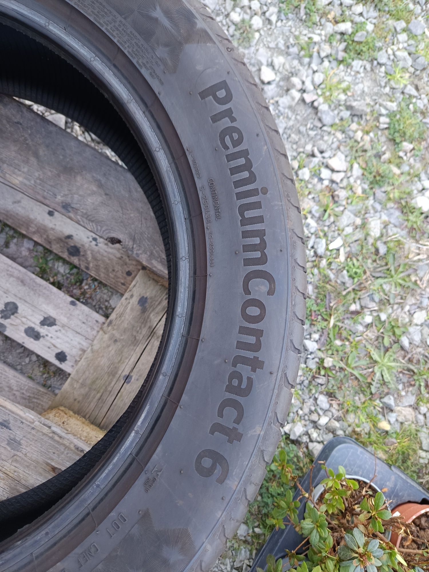225 55 R 19 V Continental Дот 1019