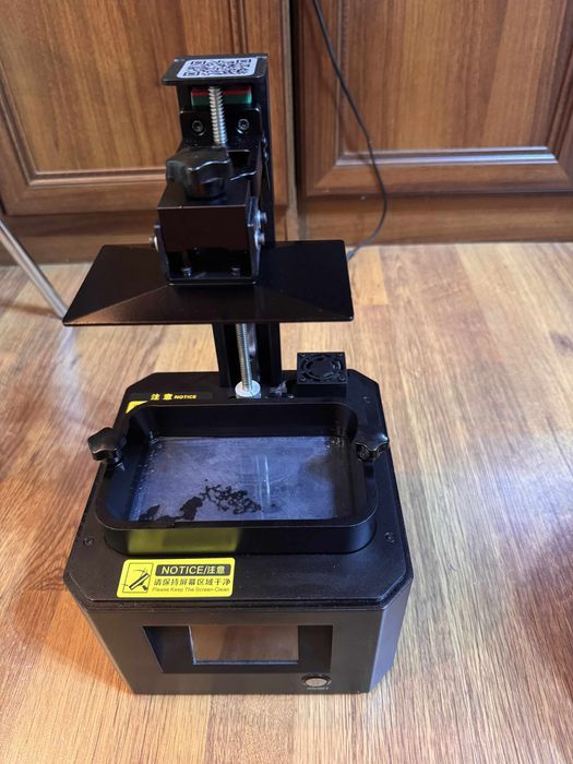 Imprimanta 3D cu rasina Creality