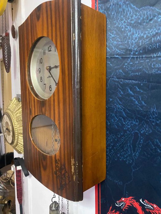 Ceas de perete cu pendul si greutati