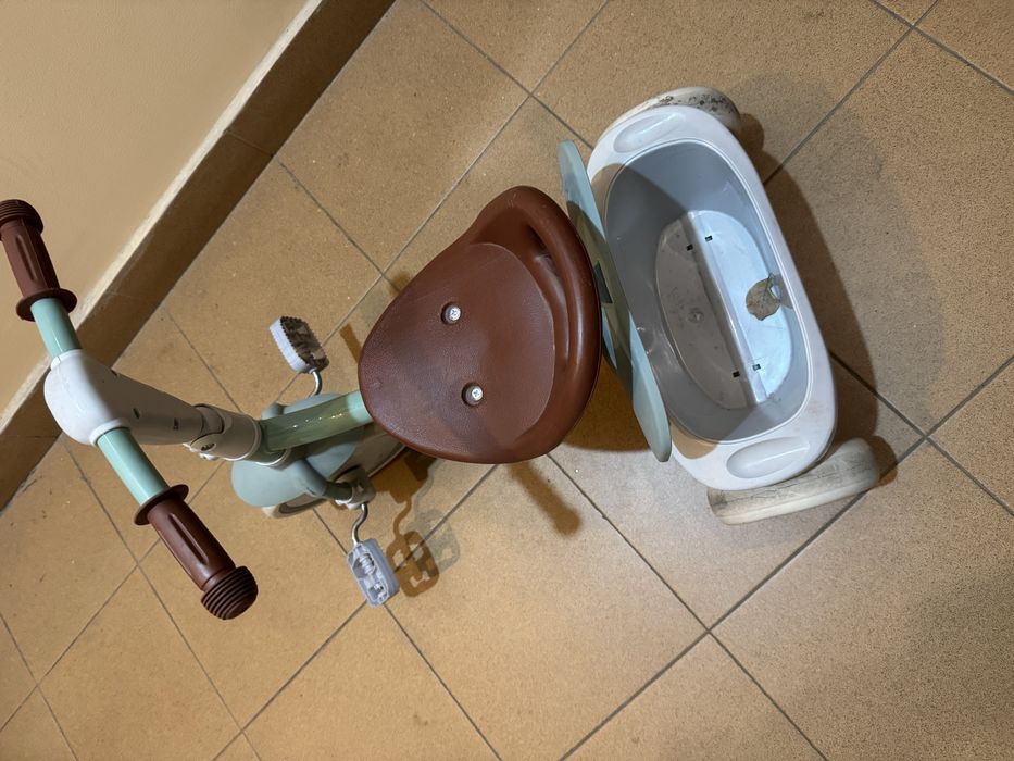 Детский велосипед на 2-3 годика возможно 4