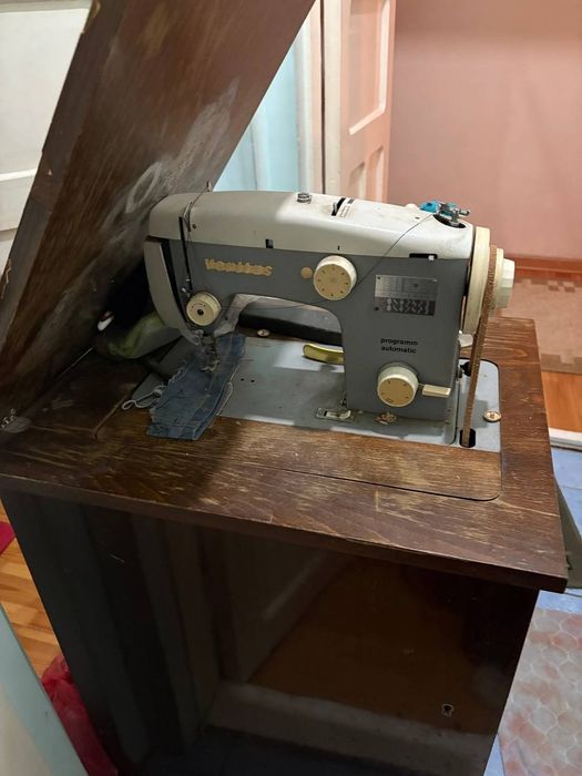 Tikuv mashinasi srochna sotiladi