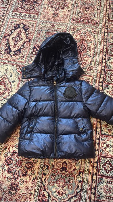 Продам комбинезон зимний Монклер