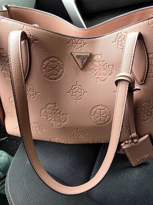 Оригинална дамска чанта Guess