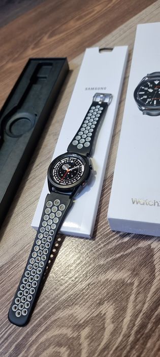 Часы Samsung Galaxy w3