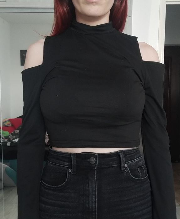 Bluza umeri decupați M