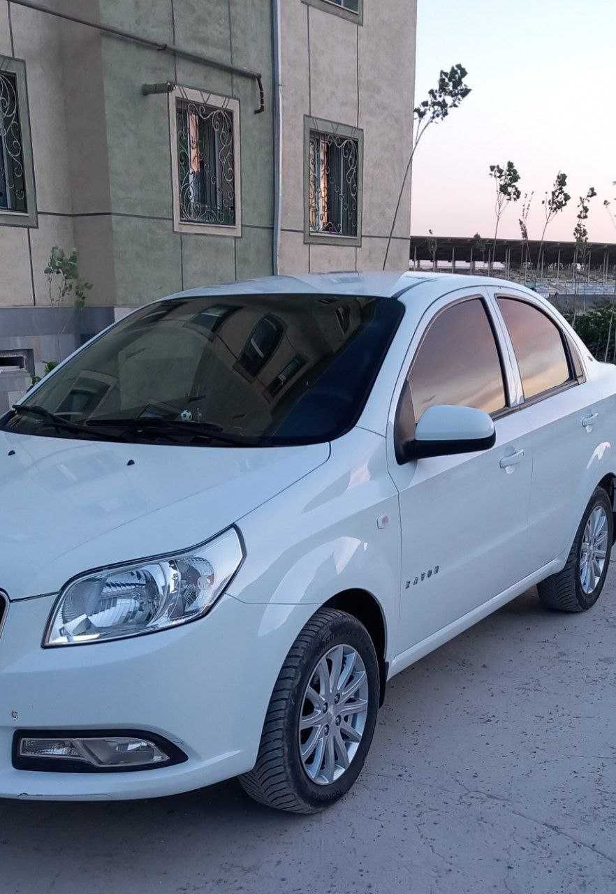 Nexia 3 (srochna  sotiladi)