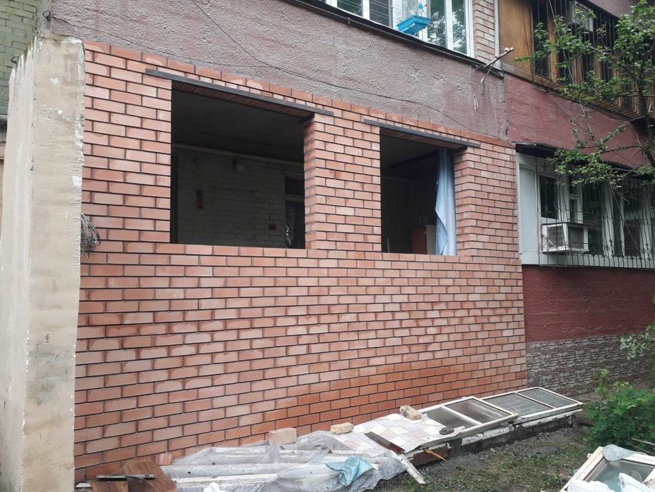 Кладка балкон аблицовичним кирпича