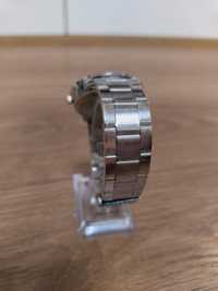 Ръчен часовник с метална верижка