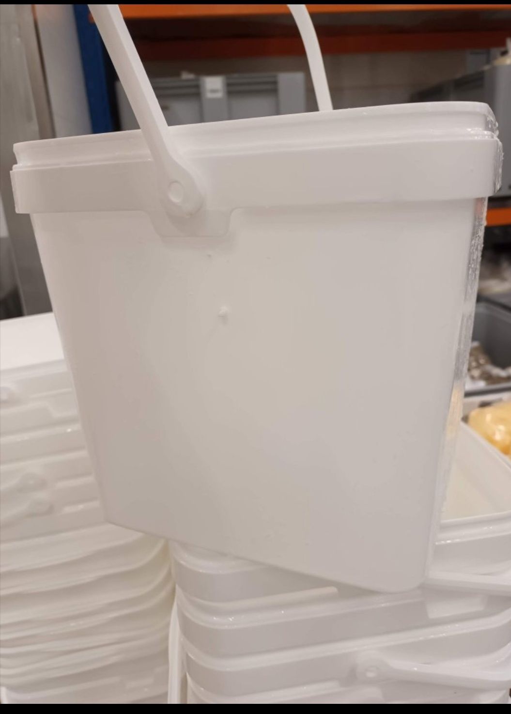 Galeti de plastic diferite marimi și forme la super preț!