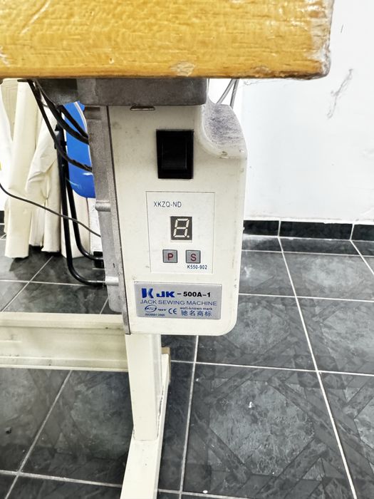 Masina de cusut Jack