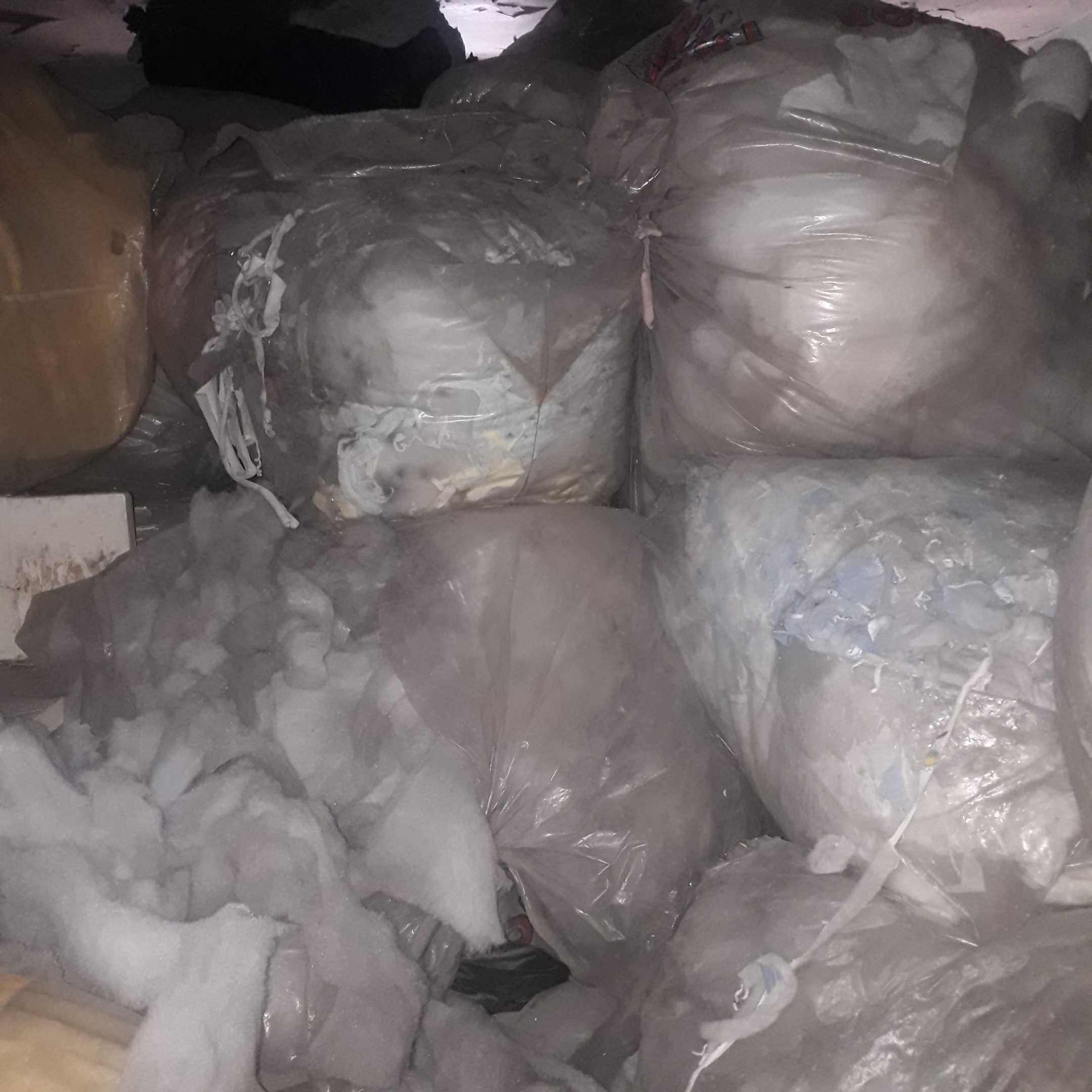 Изрезки от синтетична вата и дунапрен