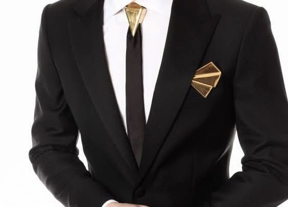 Cravata si batista portelan