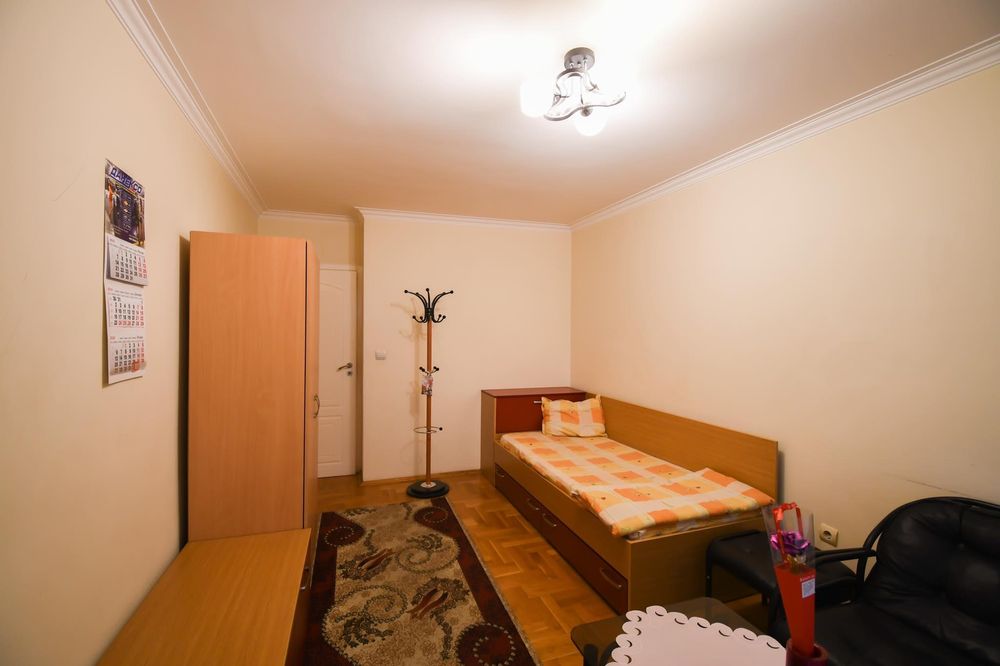 Дава се под наем Четиристаен апартамент в София, Лагера - 180 кв.м за 950 € - Снимка #3