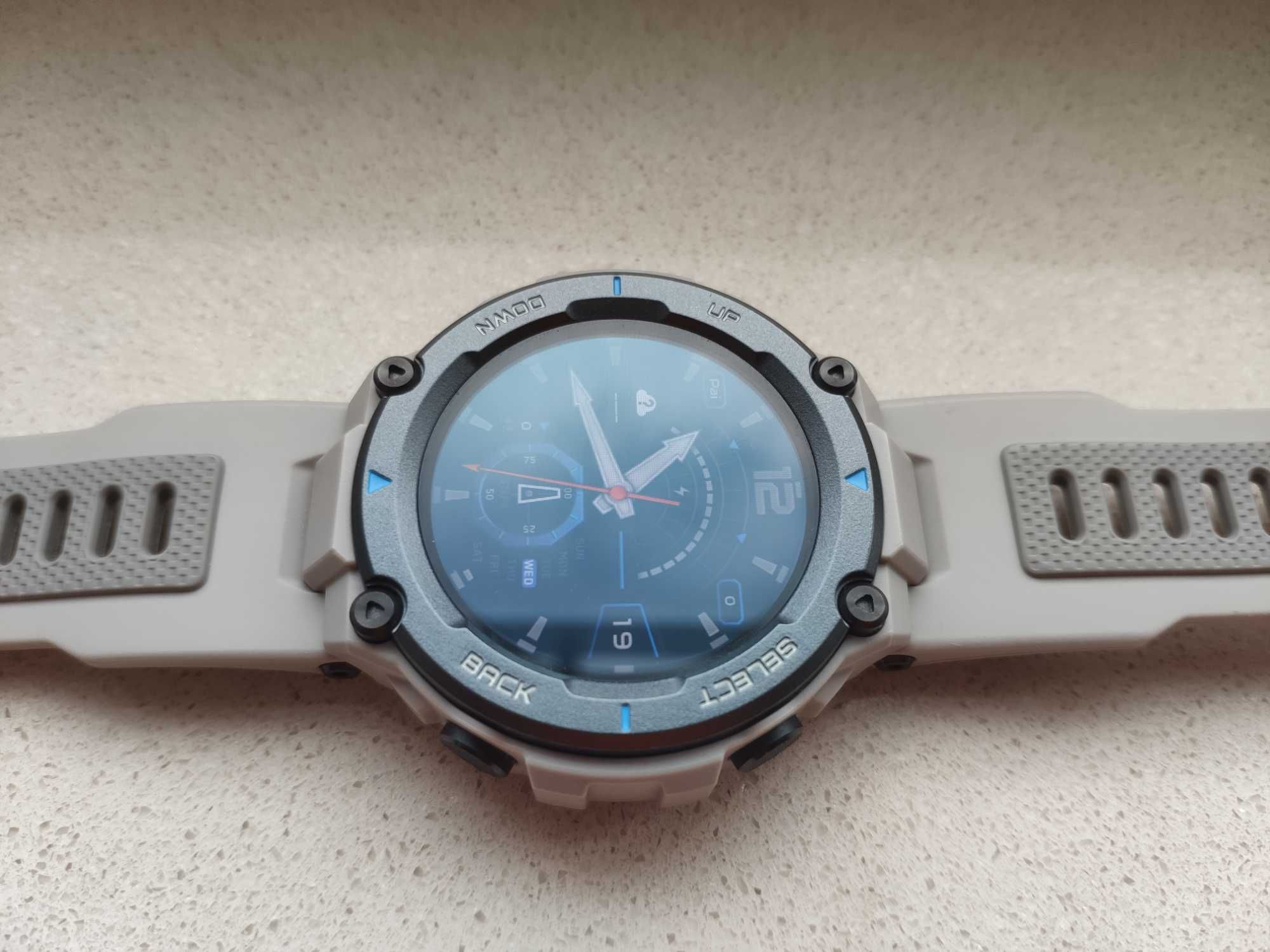 Смарт часовник Amazfit T-Rex