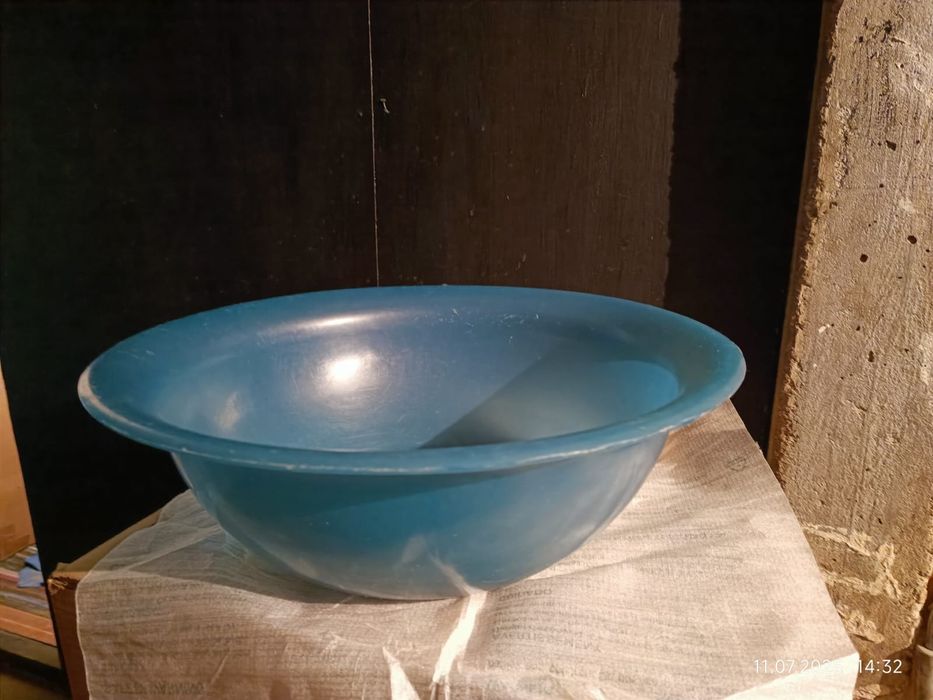 Продам пластиковый тазик