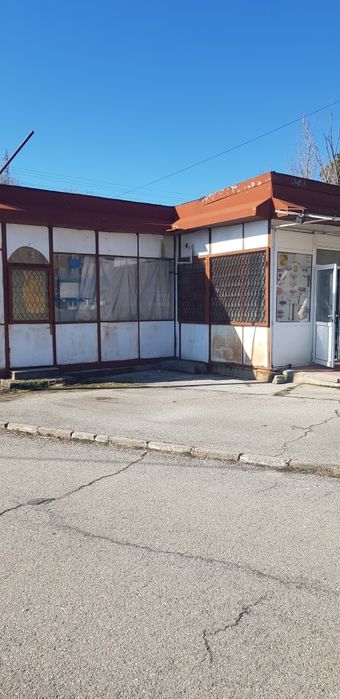 Продава се Магазин в Бобов дол - 50 кв.м за 82 €/кв.м - Снимка #1