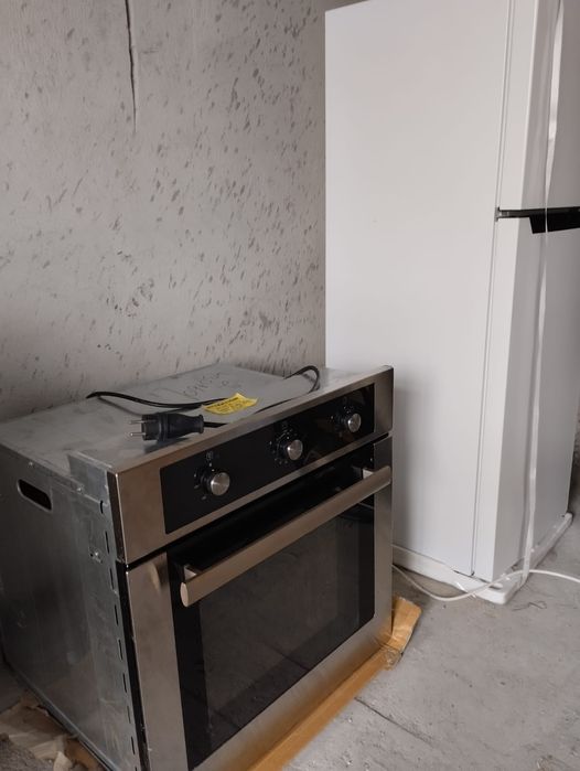 Продам  электрический духовой шкаф