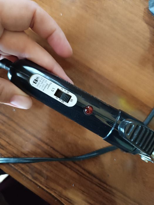 Спрей для объёма волос светильник плойка завивка чехол телефон