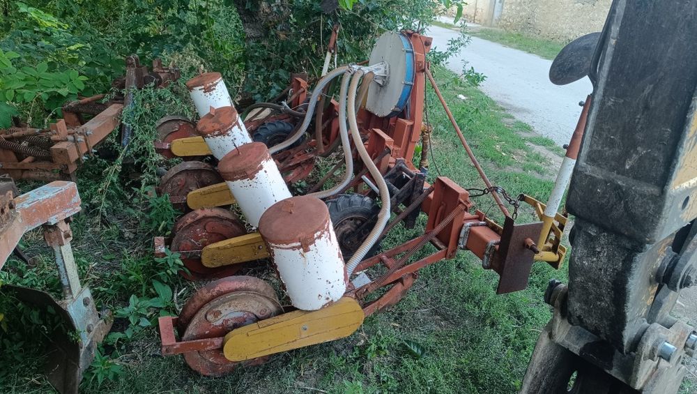 Продавам земеделска техника