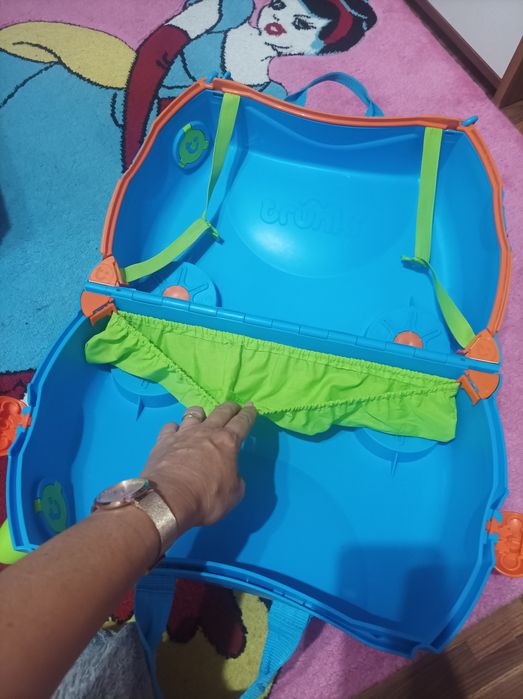 Vând 2 troler Trunki