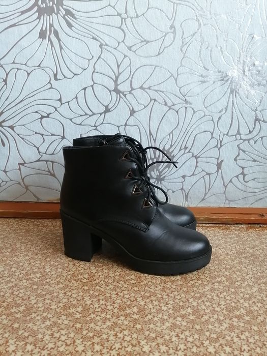 Продам новые ботинки