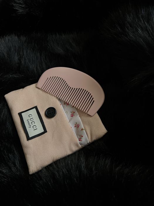 Гребен гучи с калъфче