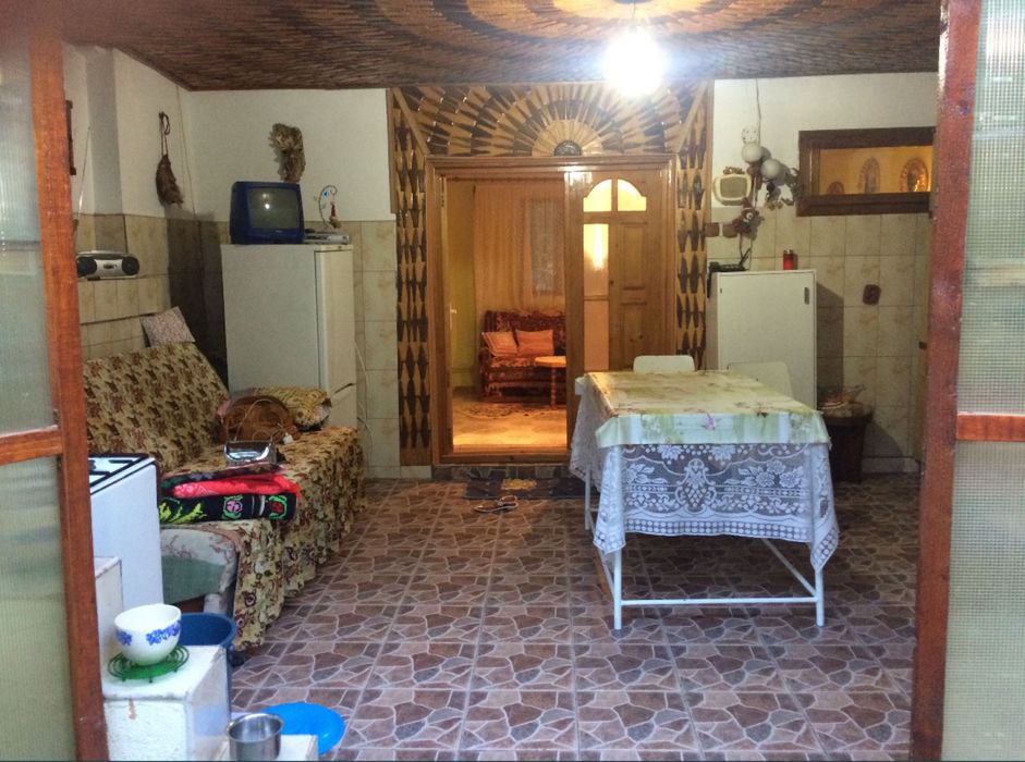 Vand casa com. Jaristea, jud. Vrancea, 2700 mp