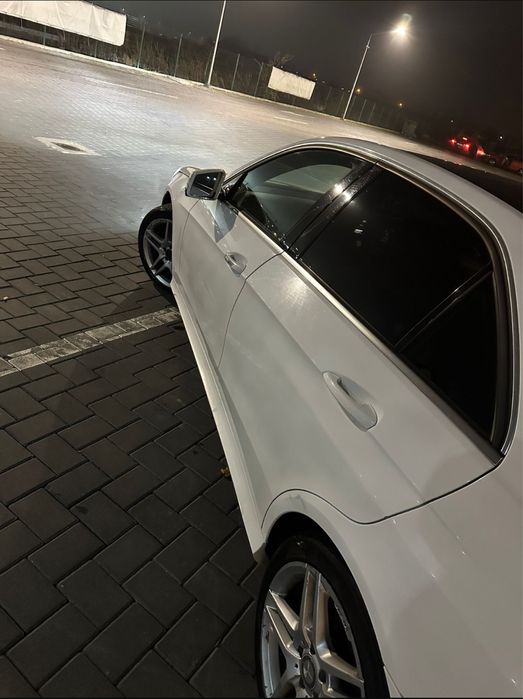 Vând/Schimb Mercedes E220d AMG EDITION 2015 pe dreapta