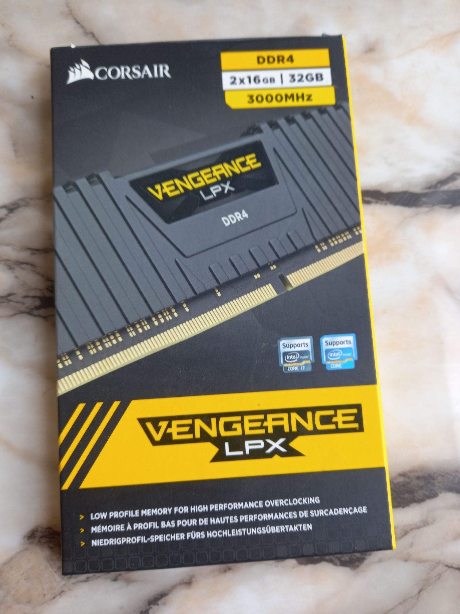 Памет 32GB (2x16GB) Corsair Vengeance LPX  32GB 3000MHz DDR4