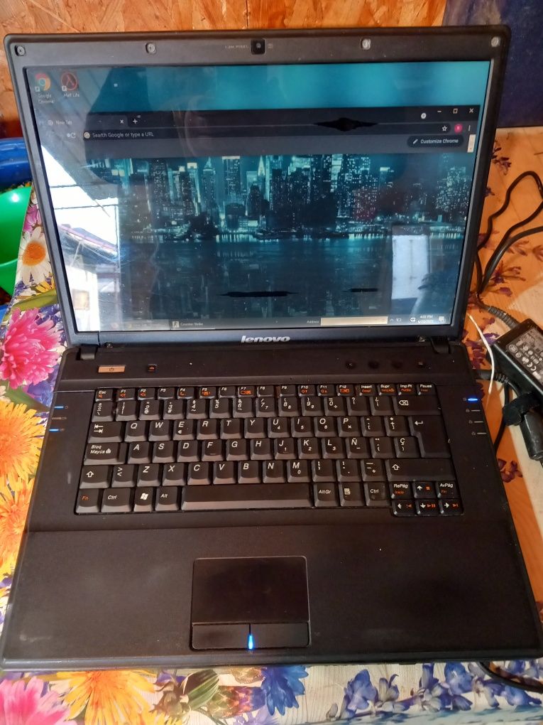 Laptop de vânzare pentru piese sau reparat Lenovo